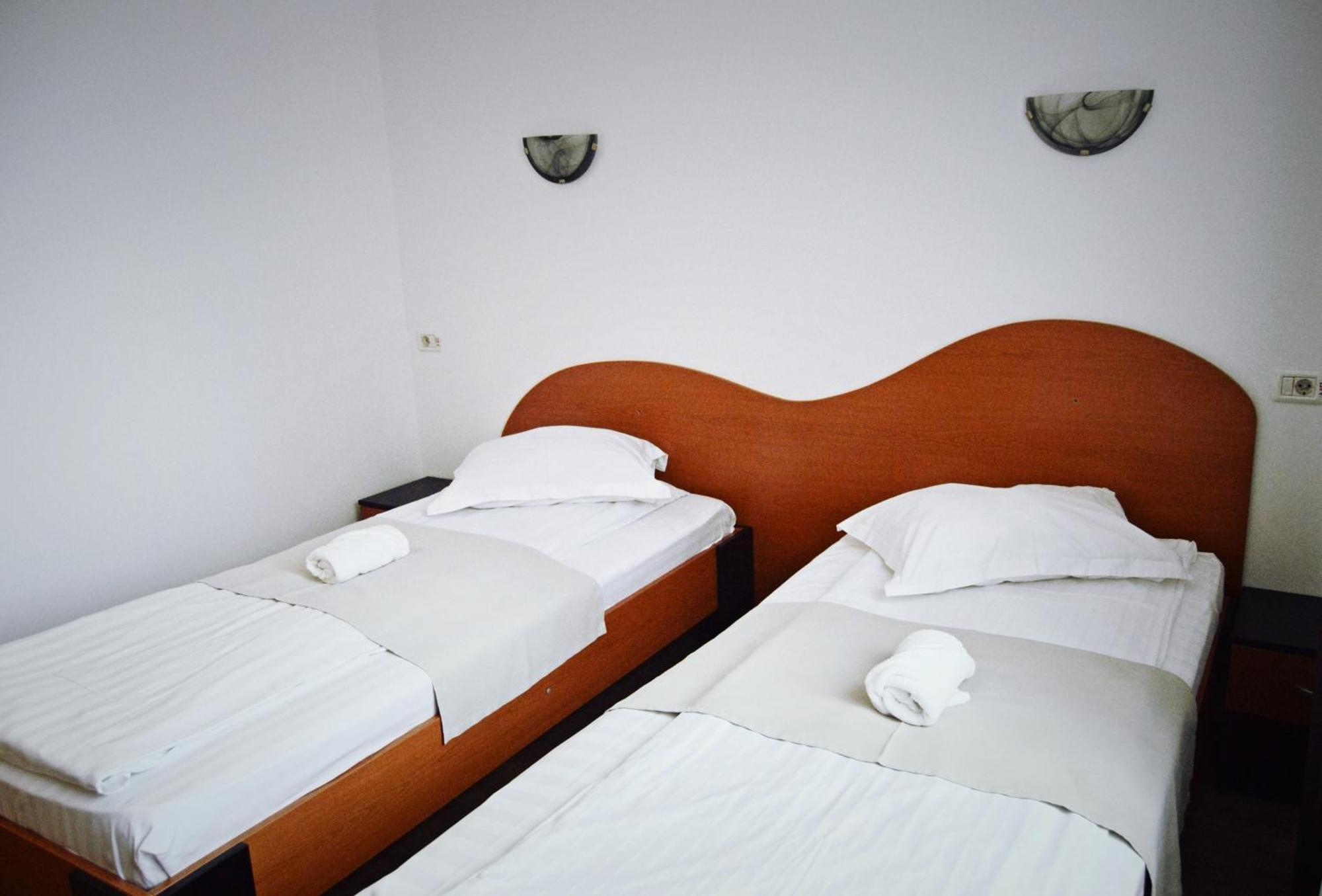 Pension Delia Gardens Timisoara Exterior foto